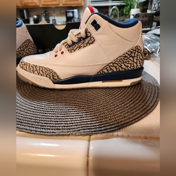 Air Jordan 3 Retro OG BG size 6 1/2 Youth - Picture 4 of 9